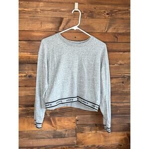 Classic Levi’s Light Gray Cropped Logo Long Sleeve Shirt – Size S